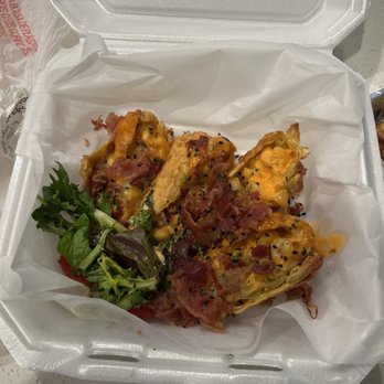Renaldo's Culinary Experience - Mac and cheeses egg rolls - American Near Me - Charlotte, North Carolina Renaldo's Culinary Experience - Mac and cheeses egg rolls - American Near Me - Charlotte, North Carolina