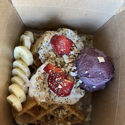 Kb&co - Oat and hemp seed berry waffles