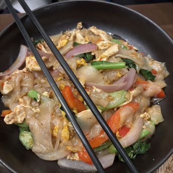Dok Mali Thai Kitchen - Drunken noodles - Thai Near Me - Portland, Maine Dok Mali Thai Kitchen - Drunken noodles - Thai Near Me - Portland, Maine