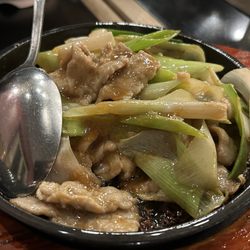 Nu - Vitello con porri alla piastra