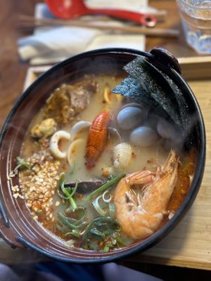 Tomo Ramen by null