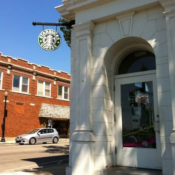 Starbucks - Right at Front and Main - Coffee & Tea Near Me - Wheaton, Illinois