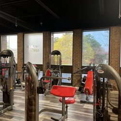 Snap Fitness - Selectorized machines