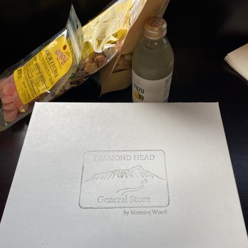 Diamond Head General Store - They package their plates in these nice boxes. - Hawaiian Near Me - San Bruno, California