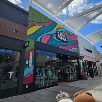Missing Polynesia - Outside - Men's Clothing Near Me - Kapolei, Hawaii