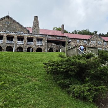 Mountain Lake Lodge - Hotels Near Me - Pembroke, Virginia Mountain Lake Lodge - Hotels Near Me - Pembroke, Virginia