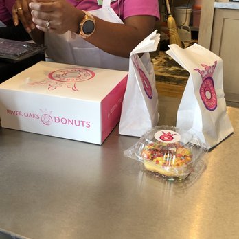 River Oaks Donuts - Donut counter - Donuts Near Me - Houston, Texas River Oaks Donuts - Donut counter - Donuts Near Me - Houston, Texas