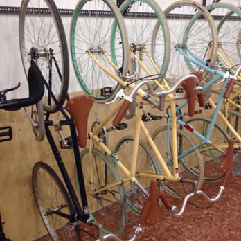 Deviant Bikes - Single-gear bikes. Some complete with bottle opener - Bike Rentals Near Me - Barcelona, B
