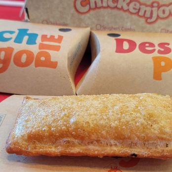 Jollibee - Dessert Pies: Peach Mango + Ube - Fast Food Near Me - San Diego, California Jollibee - Dessert Pies: Peach Mango + Ube - Fast Food Near Me - San Diego, California