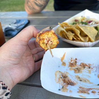 Hula Ula Dancing Lobster - Lobster dog? Lol - Food Trucks Near Me - Kahuku, Hawaii