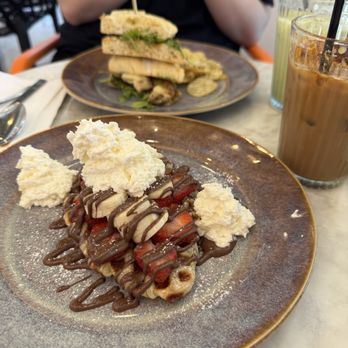Cafe Mong - Strawberry Banana Nutella - Breakfast & Brunch Near Me - Las Vegas, Nevada Cafe Mong - Strawberry Banana Nutella - Breakfast & Brunch Near Me - Las Vegas, Nevada