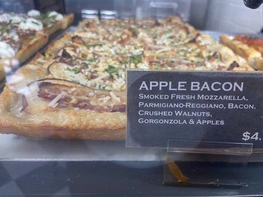 Williamsburg Pizza by null