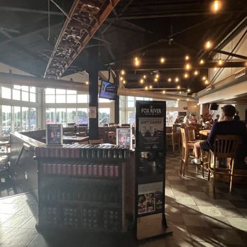 Fox River Brewing - Interior - Sports Bars Near Me - Oshkosh, Wisconsin