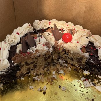 Sweet Bites By Lizzie - Cookie and brownie customer order cake! - Desserts Near Me - New Braunfels, Texas Sweet Bites By Lizzie - Cookie and brownie customer order cake! - Desserts Near Me - New Braunfels, Texas