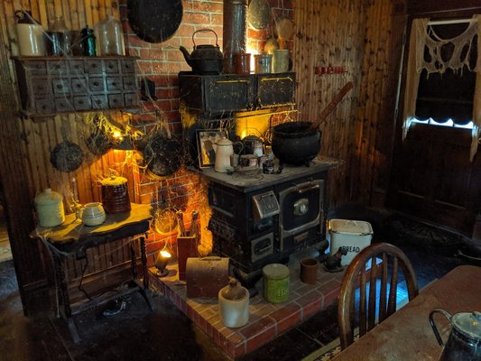 Munster Mansion by null