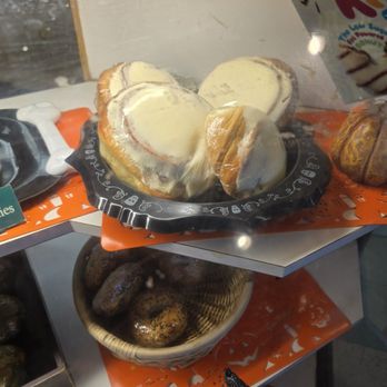 Sleepy Dog Coffee - Cinnamon Rolls - Coffee & Tea Near Me - Eagle River, Alaska