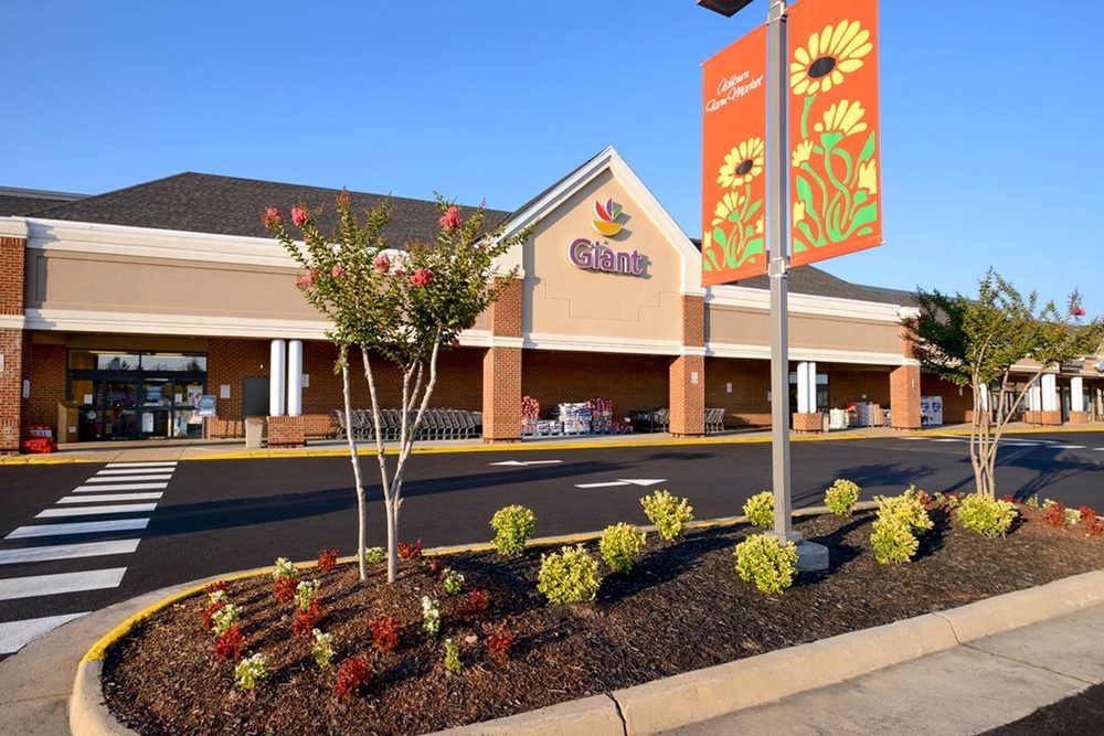 ASHBURN FARM MARKET CENTER Updated September 2024 43330 Junction