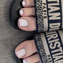 Mia Nail Studio - This is 3 weeks later when I came back to the salon to get them re-done! They still look perfect!!