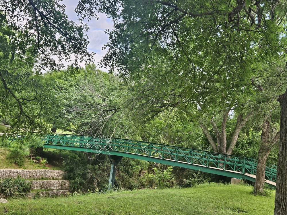 Overton Park Logo