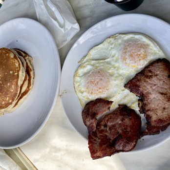 Another Broken Egg Cafe - Breakfast & Brunch Near Me - Boca Raton, Florida