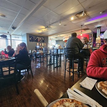 Frankie's Chicago Style - Dining room - Pizza Near Me - New Hope, Minnesota Frankie's Chicago Style - Dining room - Pizza Near Me - New Hope, Minnesota