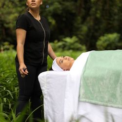 Ziah Beauty and Wellness - Drift away with me @ziahbeautyandwellness 
A place to unwind... the body, mind, and soul.