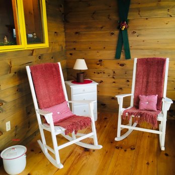 The Quiet Place - Small enclosed porch - Vacation Rentals Near Me