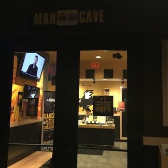 Buffalo Wild Wings - American Near Me - Woodhaven, Michigan