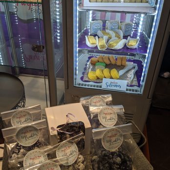 Pugon - Crinkle cookies 2 for $1.80 - Desserts Near Me - Ontario, California Pugon - Crinkle cookies 2 for $1.80 - Desserts Near Me - Ontario, California