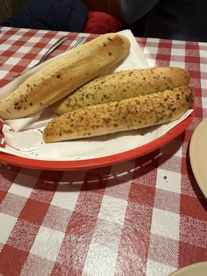 Giovanni's by null