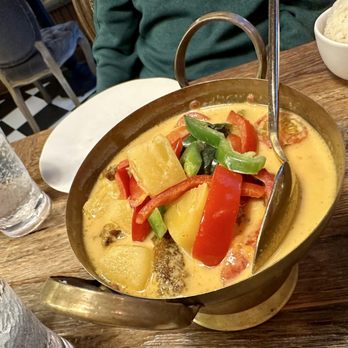Sisters Thai - Crispy Duck Curry (2 stars) - Thai Near Me - Potomac, Maryland