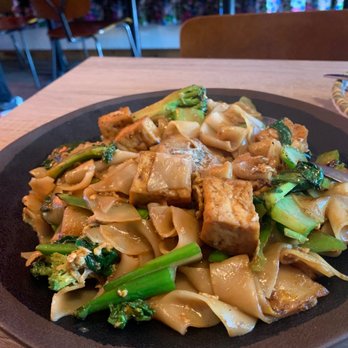 Khao Kang Thai Kitchen - pad see ew - Thai Near Me - Mountain View, California Khao Kang Thai Kitchen - pad see ew - Thai Near Me - Mountain View, California