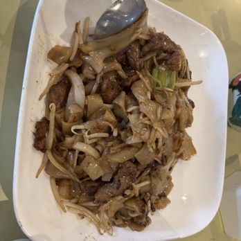 Noodle King Restaurant - Beef Chow Fun - Chinese Near Me - Silver Spring, Maryland