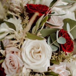 Carol's Floral Creations - Bridal bouquet closeup