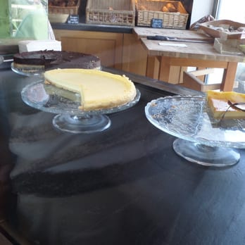 BrotZeit - Kleine Kuchenauswahl - Bakeries Near Me - Grünwald, BY