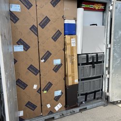 Big League Moving - Pack container packed
