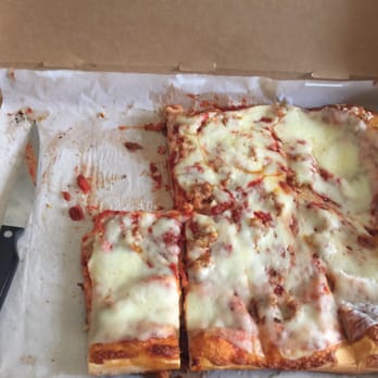 Lechuga's Italian Restaurant - What the fuck is this. How do you say this is ok to serve to a customer. - Italian Near Me - Denver, Colorado Lechuga's Italian Restaurant - What the fuck is this. How do you say this is ok to serve to a customer. - Italian Near Me - Denver, Colorado