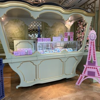 Ladurée - Macarons Near Me - Paris, 75 Ladurée - Macarons Near Me - Paris, 75