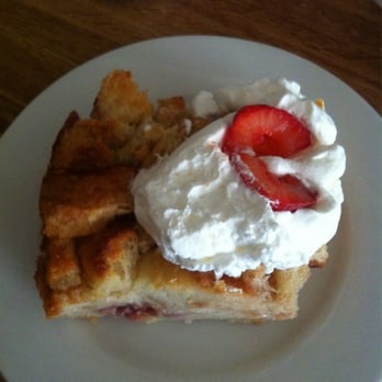 Four Kings - Strawberries and champagne bread pudding. Yes! - Soup Near Me - Universal City, Texas Four Kings - Strawberries and champagne bread pudding. Yes! - Soup Near Me - Universal City, Texas