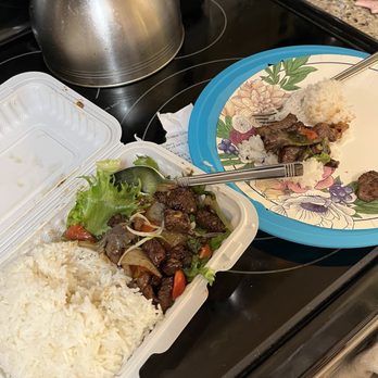 Hên Vietnamese Restaurant - Fîlet mignon stir fry - Sandwiches Near Me - Cherry Hill Township, New Jersey Hên Vietnamese Restaurant - Fîlet mignon stir fry - Sandwiches Near Me - Cherry Hill Township, New Jersey