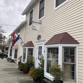 HEN & HEIFER - Updated August 2024 - 206 Photos & 103 Reviews - 23