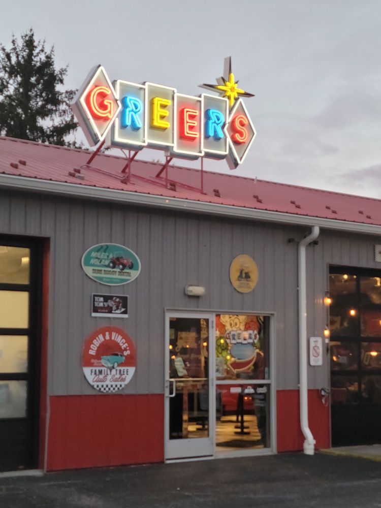 Greer's Burger Garage, Dover Roadtrippers