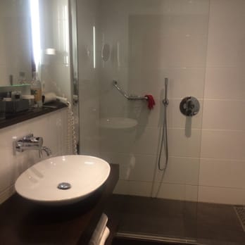 Van Der Valk Hotel Volendam - Sink, and shower (note both rain shower and hand held) - Hotels Near Me - Katwoude, New Hampshire
