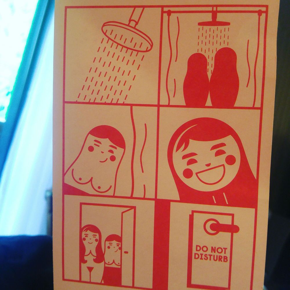 MOB Hotel - The "do not disturb" sign. I think both of the cartoon characters are girls. I appreciate their progressive attitude. - Hotels Near Me - Lyon, 69