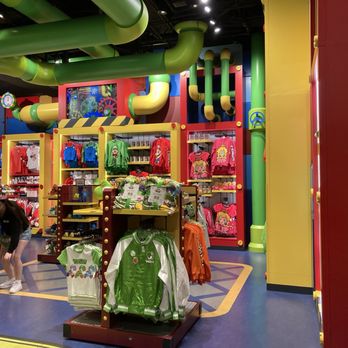 1-Up Factory - Apparel well organized - Souvenir Shops Near Me - Universal City, California