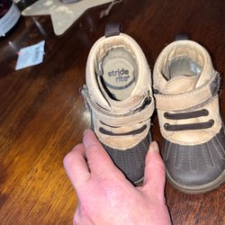 Juvenile Hall Auxiliary - Stride right shoes- 2$!
