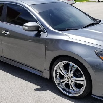 Custom Auto Collision Center - Body Shops Near Me - Pompano Beach, Florida