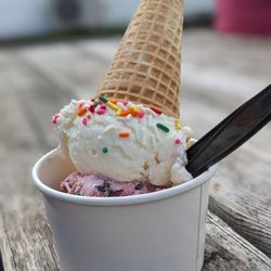 Sweet Peaks - Going to the sun road (sweet cream and honey cake), flathead chocolate cherry