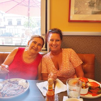Red Maple - Mother's Day Brunch - Cafes Near Me - Los Angeles, California Red Maple - Mother's Day Brunch - Cafes Near Me - Los Angeles, California