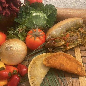 Roma Rican - Sausage and Pepper Sandwich - Food Trucks Near Me Roma Rican - Sausage and Pepper Sandwich - Food Trucks Near Me